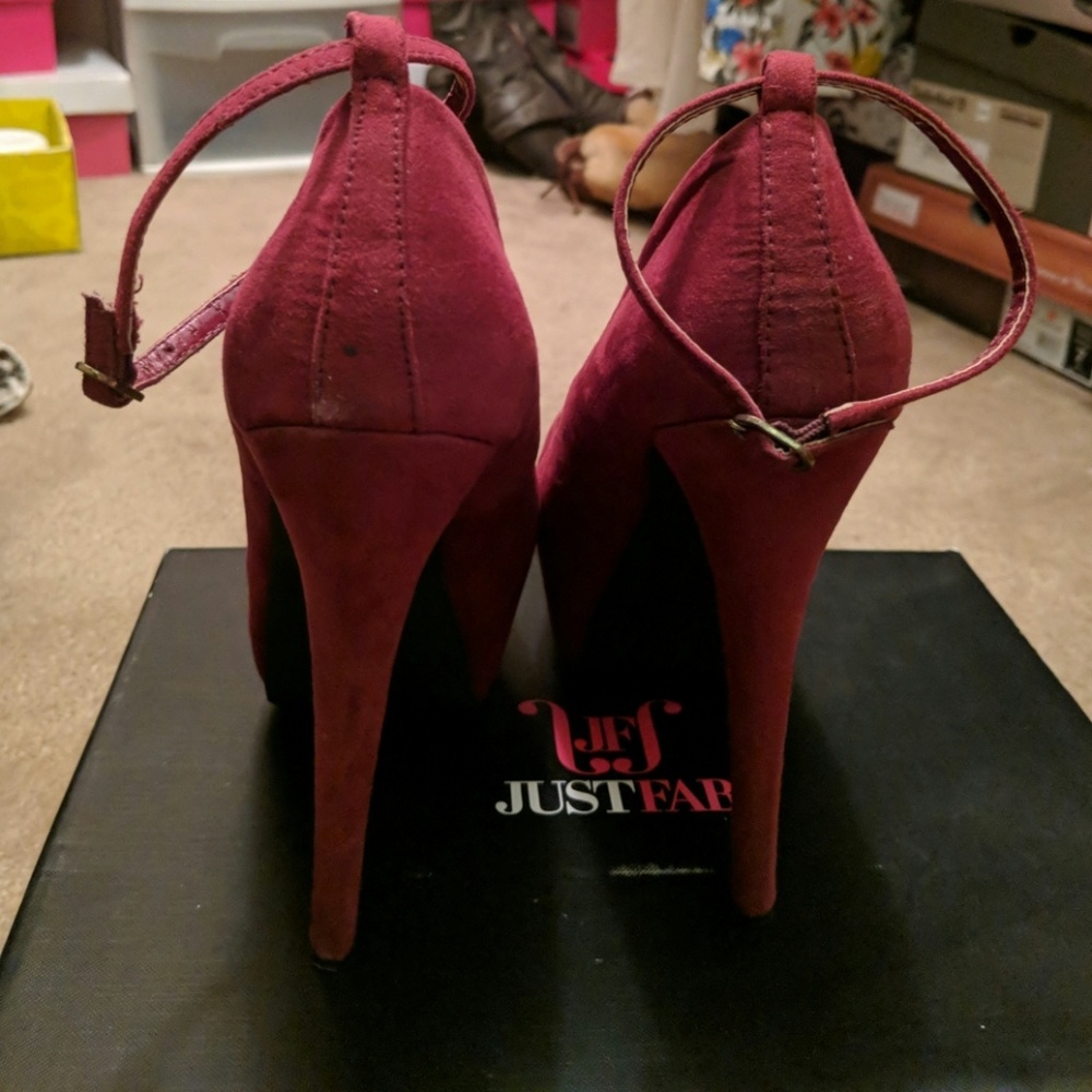 Heels - Picture 3 of 3